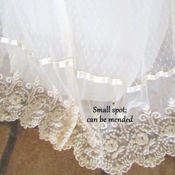 GUNNE SAX VICTORIAN STYLE WEDDING GOWN, CREAM w WHITE LACE, RUFFLES--GORGEOUS! - Picture 11 of 12